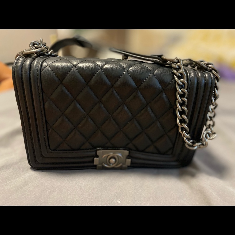 Chanel handbag. (copy cat)